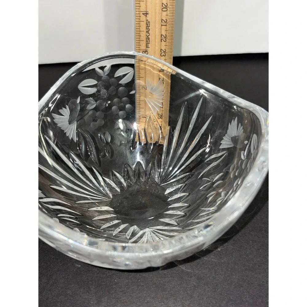 Mikasa Clear Crystal Beautiful Scalloped Hummingbird Bowl‎ 6x3